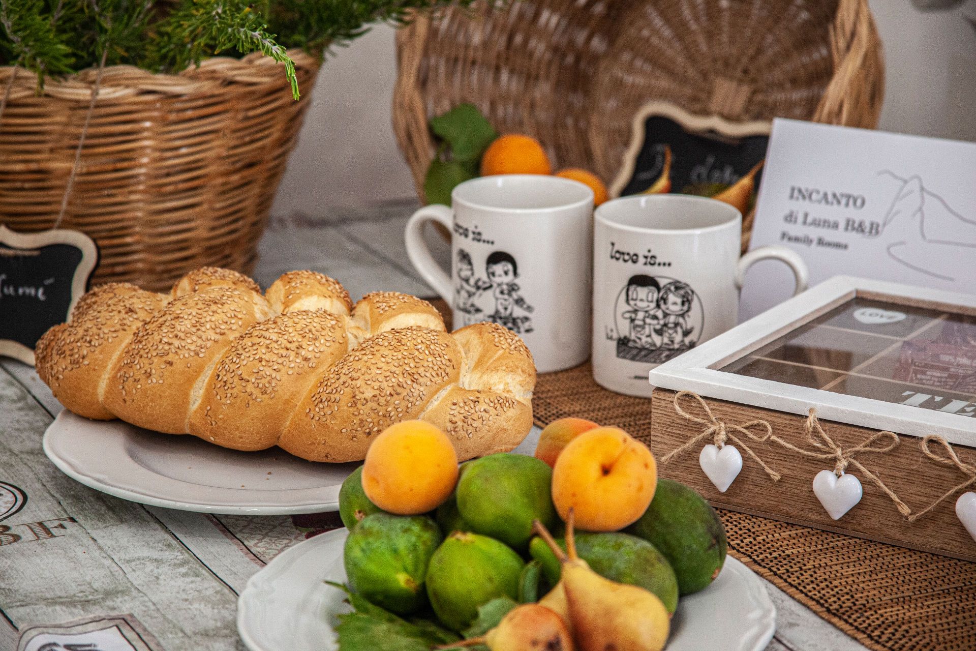colazione prodotti tipici del b&b Incanto di Luna a Vieste vicino al mare Pizzomunno