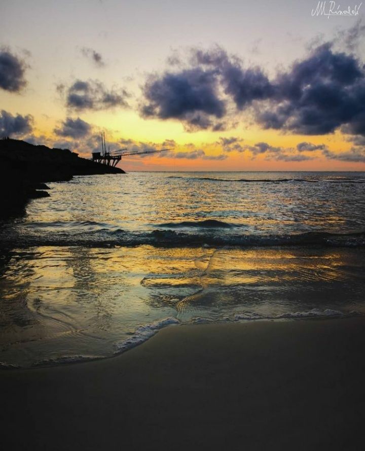 Alba Sul Mare Vacanze Relax Passeggiata Romantica Sulla Spiaggia Del Pizzomunno Vieste Gargano Puglia