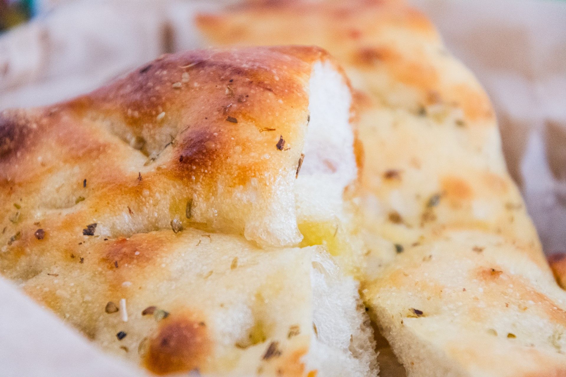colazione con focaccia del B&B Incanto di Luna vicino al mare Pizzomunno Vieste nel Gargano