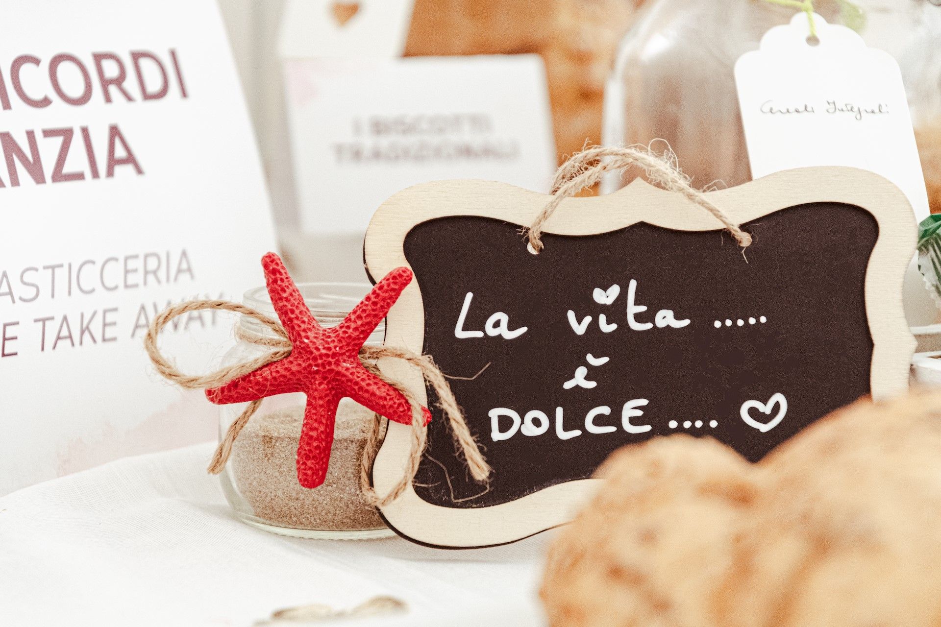 colazione dolci tipici freschi del B&B Incanto di Luna vicino al mare Pizzomunno Vieste nel Gargano
